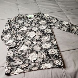 💐 Selena Gomez Floral Sweater